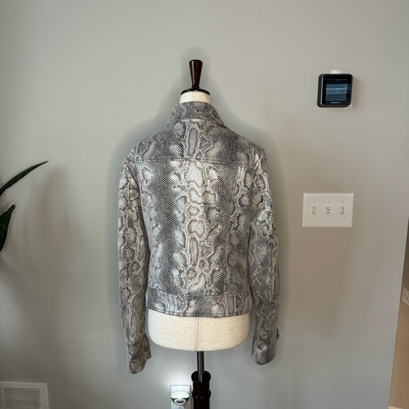 Like New! Kut from the Kloth Metallic Sheen Snakeskin Pattern Biker Jacket - Picture 4 of 9